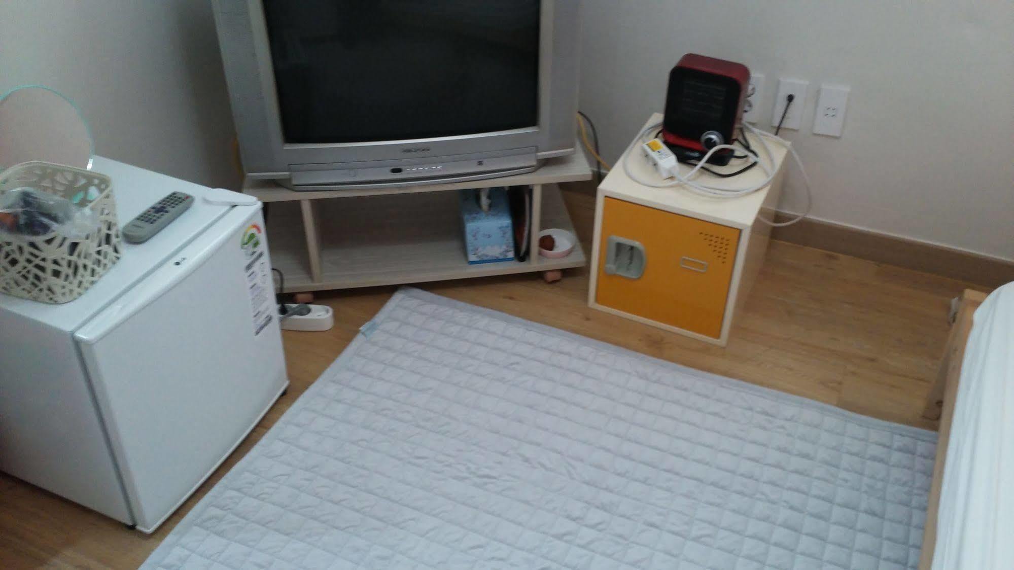 Oxbloodk Hostel Gwangju Metropolitan City Exterior photo